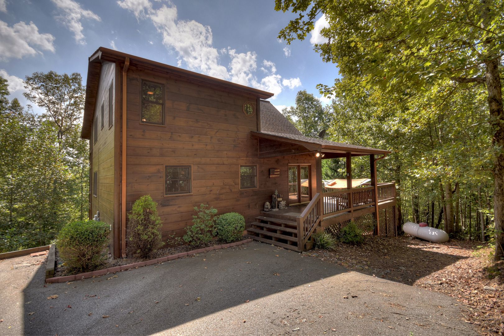 Moose Crossing Lodge Rental Cabin