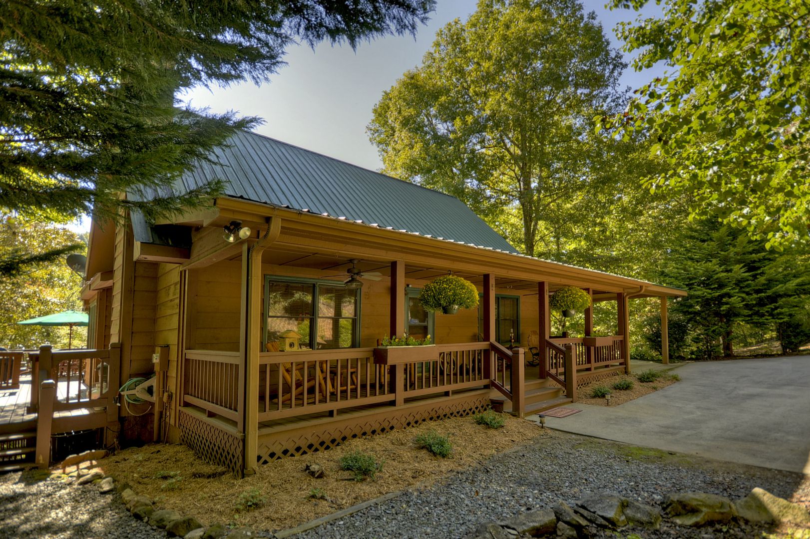 Chill'n By The Creek Rental Cabin