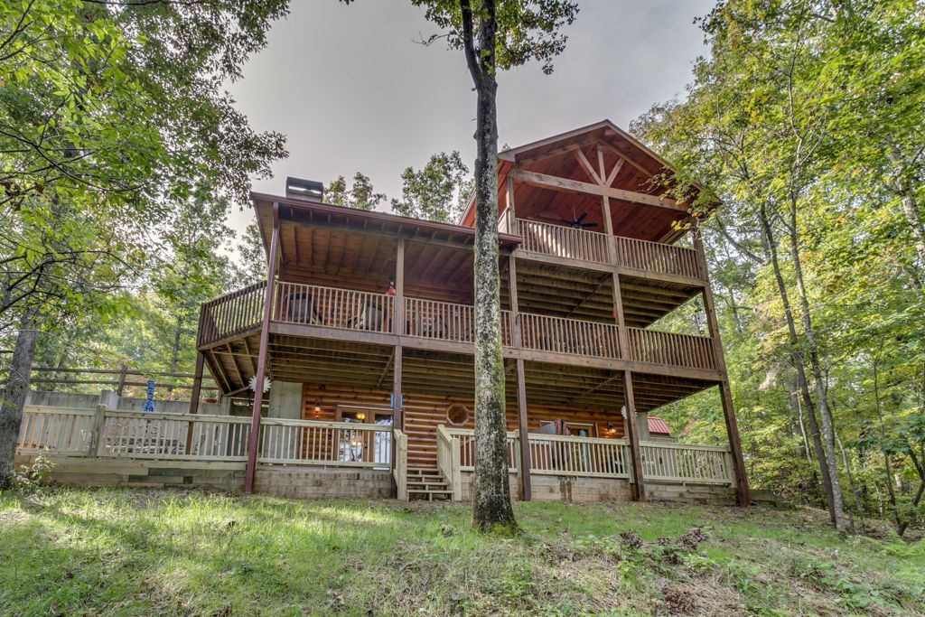 Christmas Lodge-Secluded near Downtown Blue Ridge, Blue Ridge – Updated  2023 Prices