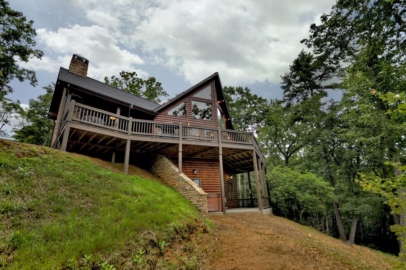 Treasure in the Trees Rental Cabin