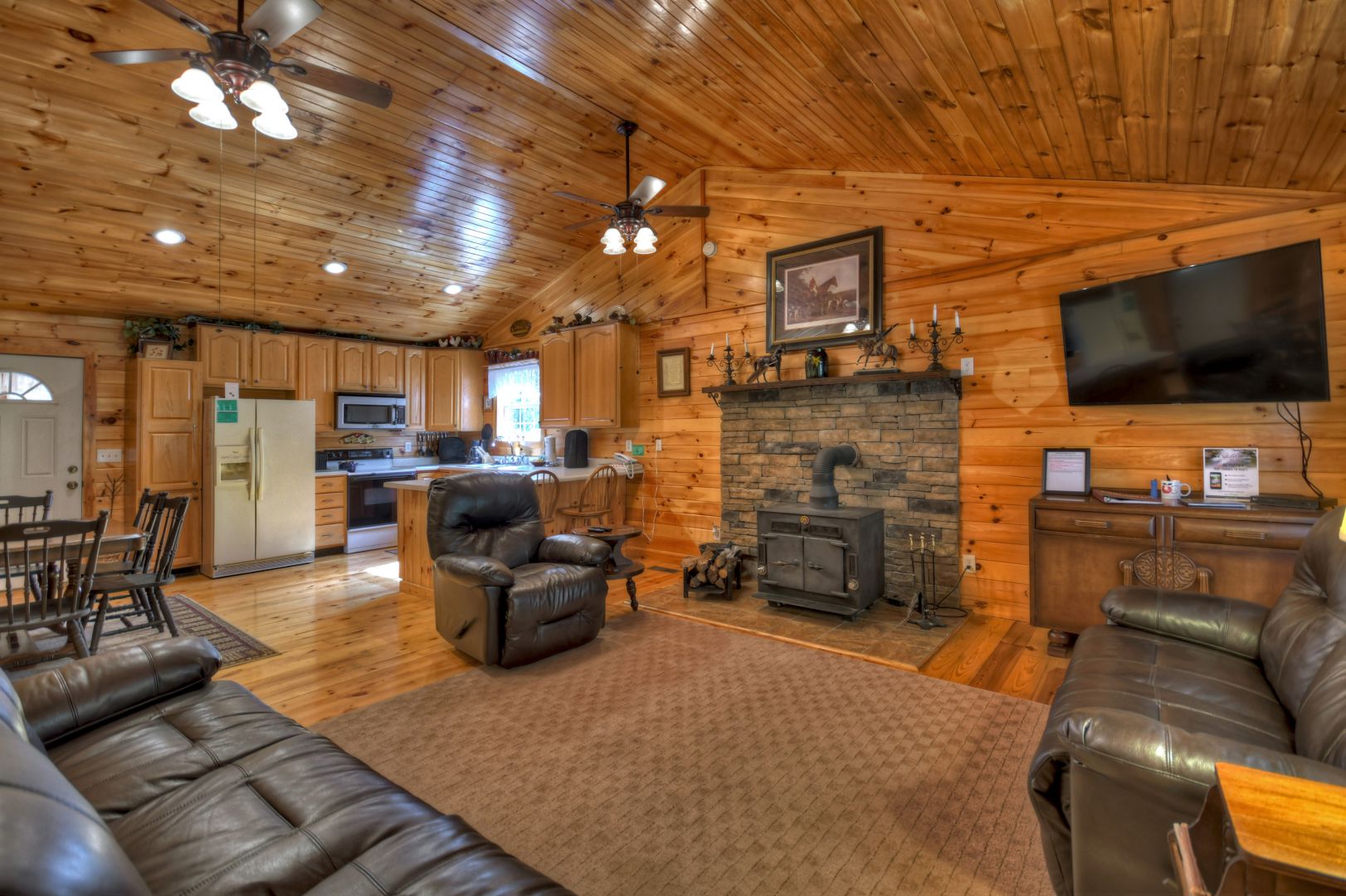 Campbells Cozy Cabin Rental Cabin | Cuddle Up Cabin Rentals