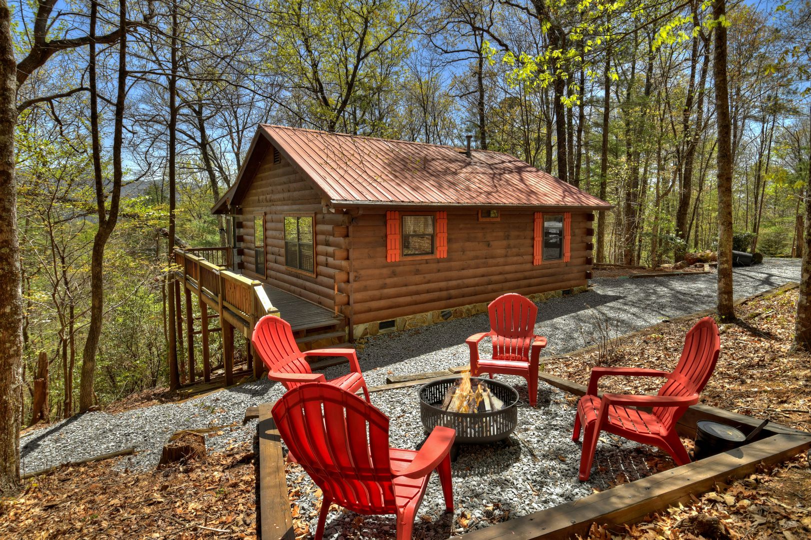 Escape to our Tiny Cabins 🌲🧺💫 Features: - Mountain Views - Perfect for a  couple's retreat - Mini refrigerator & microwave - Coffee…