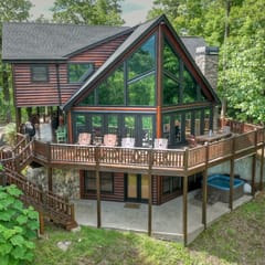 Born In The Rockies- MTN Views, Hot Tub, Fire Pit
